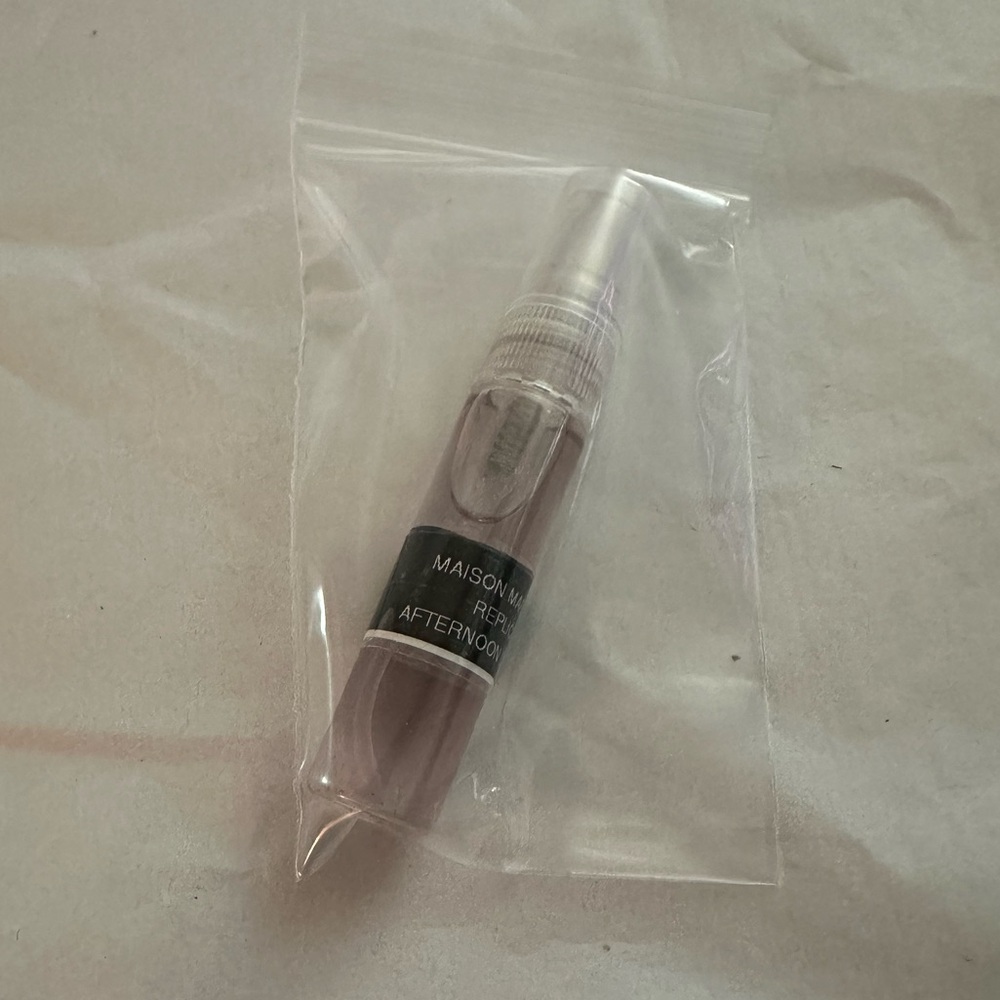 5mL Perfume Sample of LE LABO Santal 33 Eau de Parfum - Picture 5 of 5